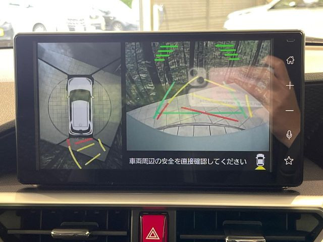 【パノラマモニター】専用のカメラにより、上から見下ろしたような視点で360度クルマの周囲を確認することができます☆死角部分も確認しやすく、狭い場所での切り返しや駐車もスムーズに行えます。