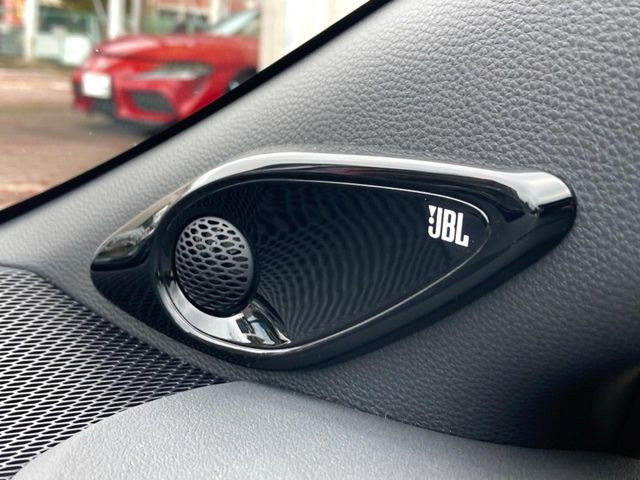 �yJBL�T�E���h�V�X�e���z���[�J�[�I�v�V�����̍��i�ʃT�E���h�V�X�e���𓋍ځB��p�̃`���[�j���O���{���ꂽ�召�l�X�ȃX�s�[�J�[����ǎ��ȃT�E���h���t�ł��A�Տꊴ���ӂ�鉹����Ԃ����o���܂��B