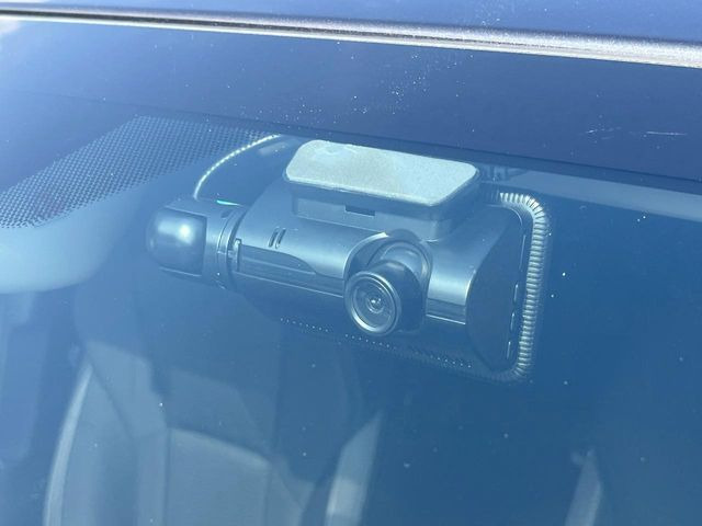 【ドライブレコーダー】ドライブレコーダー装備!走行中はもちろん、あおり運転や事故に遭遇した際、映像で記録し、万一のリスクに備えます。※記録用SDカードはお客様ご自身でご準備いただく必要があります。