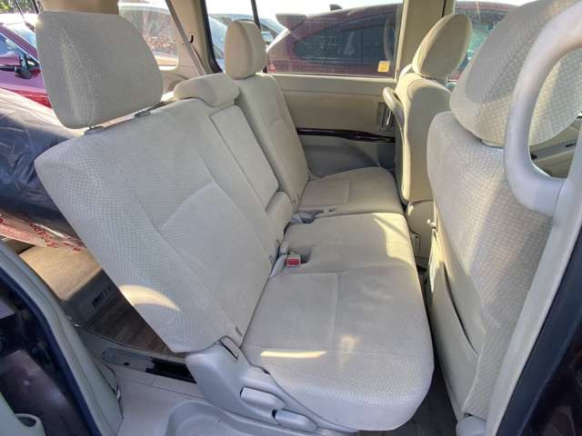 ���X�͔N�����x�ƂȂ��Ă���܂��B�c�Ǝ��Ԃ�10:00�`19:00�ł��B