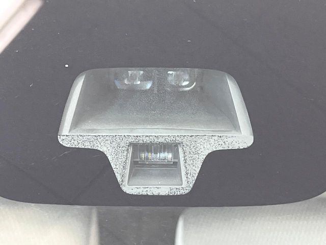 【スズキ セーフティサポート】走行中に前方の車両等を認識し、衝突しそうな時は警報とブレーキで衝突回避と被害軽減をアシスト。より安全にドライブをお楽しみいただけます。