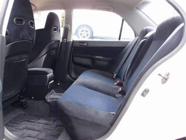 人気のエボ7カスタム車両の入庫!走行87,931km時には38万円かけてACDポンプ交換、令和6年12月燃料タンク、燃料ポンプ交換済みとなります。高額モデルRAYSボルクレーシングTE3718AW装着