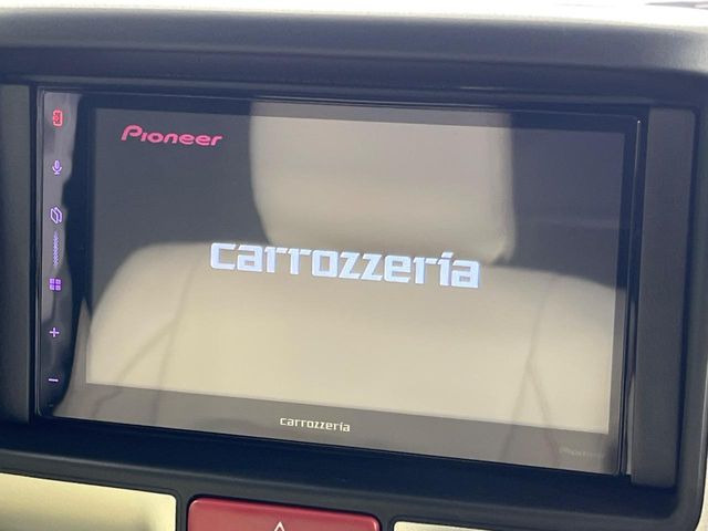 【ディスプレイオーディオ】お持ちのスマホやMP3プレイヤーとの無線接続で音楽再生が可能!コードで繋ぐわずらわしさも無く、手軽にお気に入りの音楽を楽しめます。