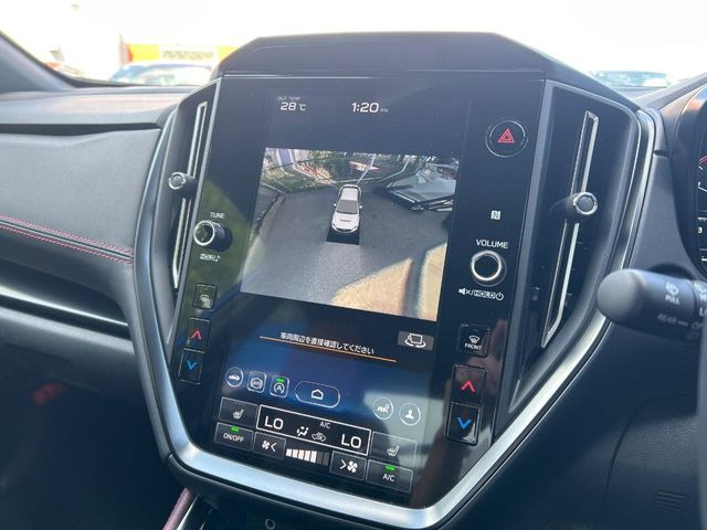 【マルチテレインモニター】車のフロントやサイドのカメラ画像を同時にモニター表示することで、悪路や狭い道を走行時でも周囲の状況確認ができ安心!本格SUVにうれしい装備です♪