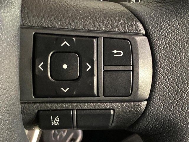 【ステアリングスイッチ】運転中、前方から目線をそらすことなく、オーディオ等の操作が可能な便利機能!安心&快適なドライブを演出してくれます♪