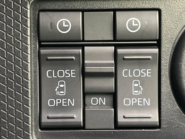 【両側パワースライドドア】スマートキーや運転席のスイッチで後席両側スライドドアの開閉が可能♪電動だから力を入れてドアを開ける必要が無く、小さなお子様でも簡単に開け閉めでき快適です♪