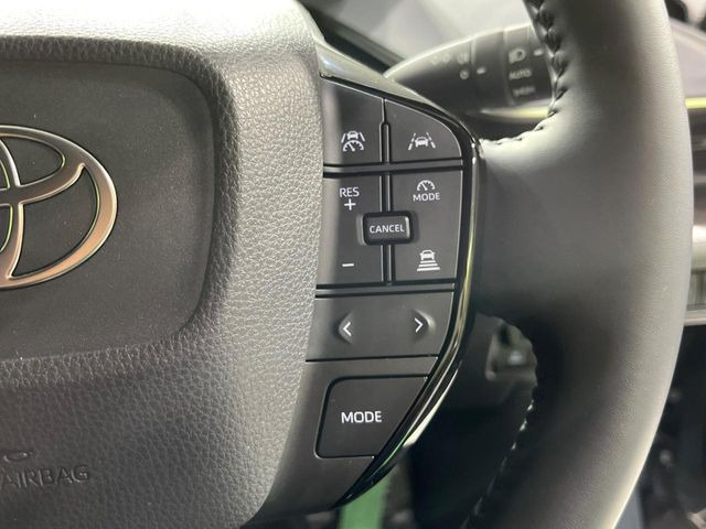 【レーダークルーズコントロール】高速道路での長距離走行が楽に!!自動で速度を保つクルーズコントロールが、衝突軽減システムと連携し、前方の車両を感知して車間を保つように速度調節してくれます!!