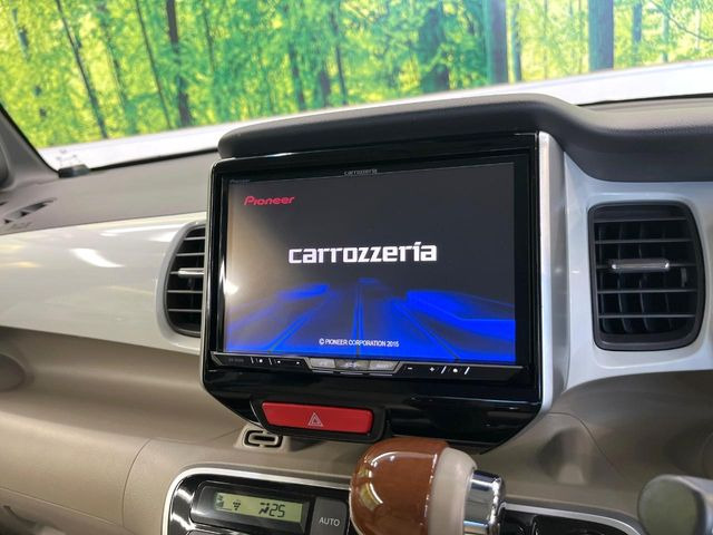 【大画面ナビ】人気の大型9インチナビを装備。存在感のある大画面はインパクト大!ナビ利用時のマップ表示は見やすく、テレビやDVDは臨場感がアップ!いつものドライブがグッと楽しくなります♪