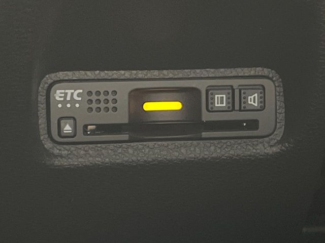 【ETC】高速道路の料金所をストレスなく通過!話題のスポットやサービスエリアに多い「スマートIC」利用時は必須のアイテムです。当店でセットアップを実施、ご納車当日からすぐにご利用いただけます!