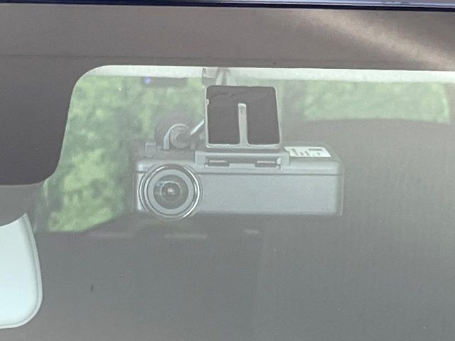 【ドライブレコーダー】ドライブレコーダー装備!走行中はもちろん、あおり運転や事故に遭遇した際、映像で記録し、万一のリスクに備えます。※記録用SDカードはお客様ご自身でご準備いただく必要があります。