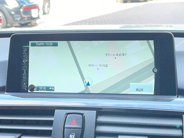 ●純正ナビ:一体感のあるナビは、高級感ある車内を演出してくれます。オーディオ機能も充実しておりますので、運転もより楽しめます♪