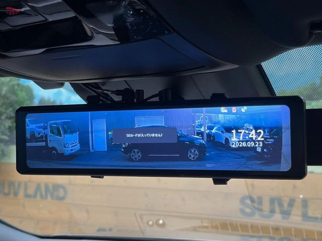 【デジタルインナーミラー】後席の大きな荷物や同乗者で後方が確認しづらい時でも安心!カメラが撮影した車両後方の映像をルームミラー内に表示。クリアな視界で状況の確認が可能です!