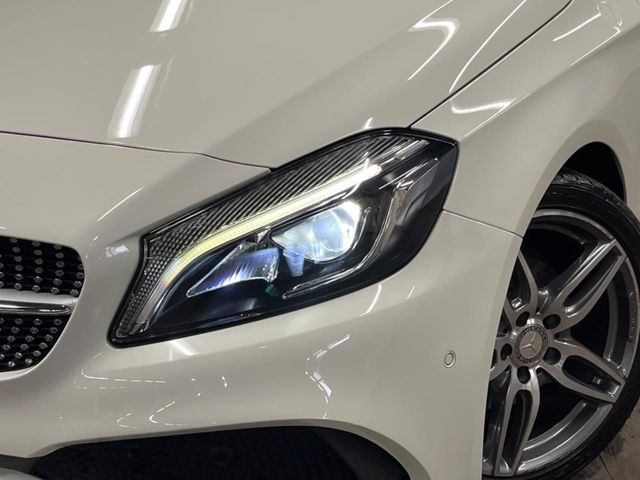 ●LEDヘッドライト:夜間走行時も良好な視界を確保し安心して運転できる高輝度LEDヘッドライトを装備!点灯速度が早く、消費電力も抑えられています。