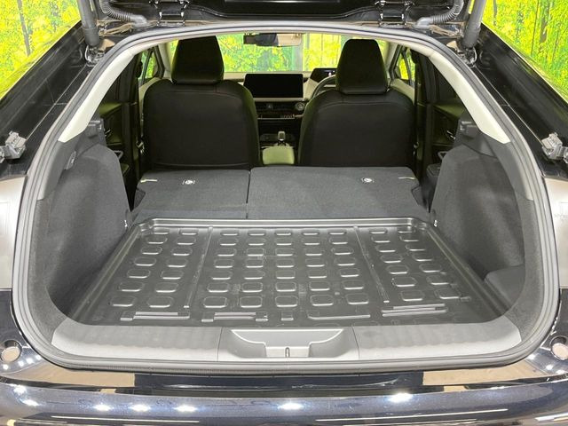 【パワーバックドア】スマートキーや運転席のボタンを押すだけでリアゲートが自動で開閉します!荷物を持っている時や、高い位置にあるバックドアを閉める際に便利な機能です♪