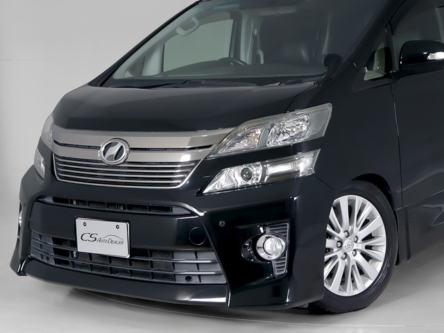 ★展示前点検実施★特殊な機材も用いて、前車点検を実施しております!