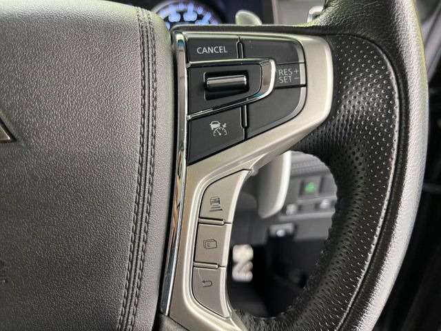 【レーダークルーズコントロール】高速道路での長距離走行が楽に!!自動で速度を保つクルーズコントロールが、衝突軽減システムと連携し、前方の車両を感知して車間を保つように速度調節してくれます!!