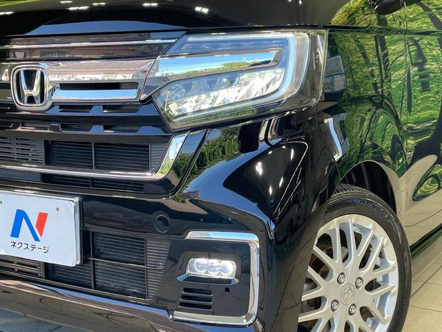 【シーケンシャルターンランプ付きLEDヘッドライト】人気の『流れるウィンカー』付きのLEDヘッドライトを装備♪高級感はもちろん、点灯時は存在感たっぷりで他車からも認識されやすく安心です。