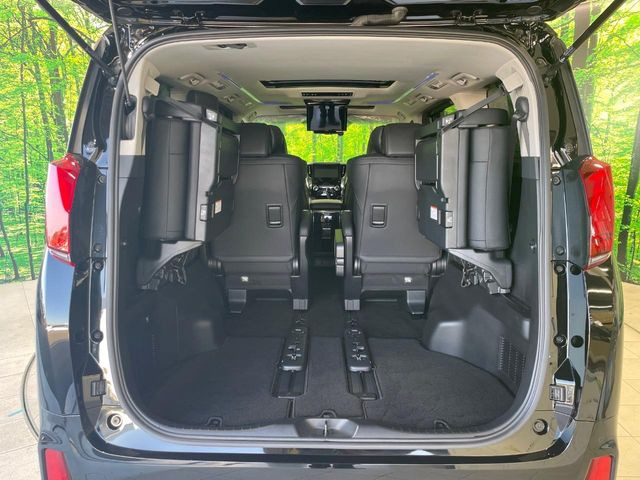 【パワーバックドア】スマートキーや運転席のボタンを押すだけでリアゲートが自動で開閉します!荷物を持っている時や、高い位置にあるバックドアを閉める際に便利な機能です♪