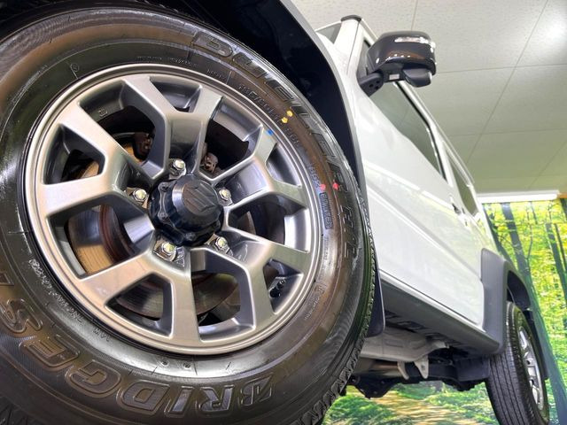�y����15�C���`�A���~�z�C�[���z�O�ςɃ}�b�`���������A���~�z�C�[���𑕒����Ă���܂��B�e��ЊO�A���~�z�C�[����A�X�^�b�h���X�^�C�����戵�����Ă���܂��B���񂲑��k����������