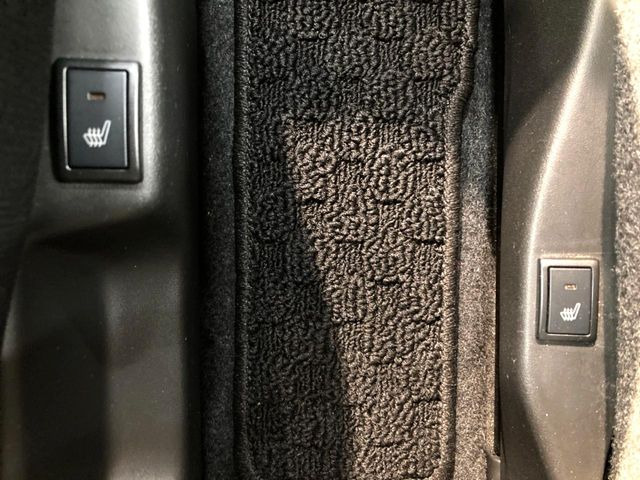 【シートヒーター】寒い日に重宝するシートヒーター!エアコンより早く温まってくれるので寒がりの人も安心ですね♪エアコンの温風は乾燥するから苦手、という方にもをおすすめです。