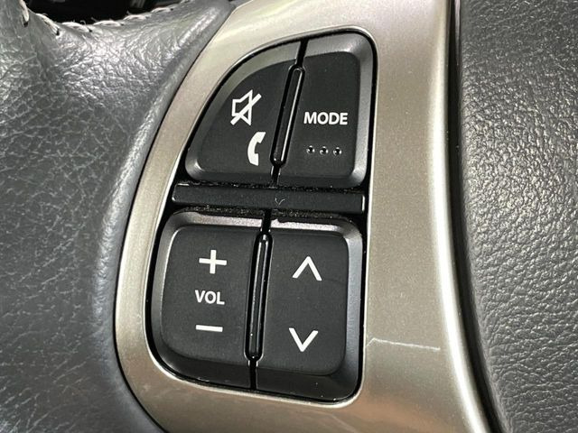 【ステアリングスイッチ】運転中、前方から目線をそらすことなく、オーディオ等の操作が可能な便利機能!安心&快適なドライブを演出してくれます♪