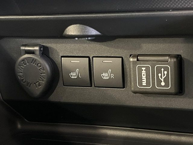 【シートヒーター】寒い日に重宝するシートヒーター!エアコンより早く温まってくれるので寒がりの人も安心ですね♪エアコンの温風は乾燥するから苦手、という方にもをおすすめです。