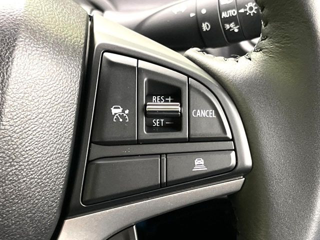 【アダプティブクルーズコントロール】高速道路での長距離走行が楽に!!自動で速度を保つクルーズコントロールが、衝突軽減システムと連携し、前方の車両を感知して車間を保つように速度調節してくれます!!