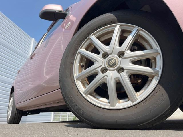 �y14�C���`�A���~�z�C�[���z�O�ςɃ}�b�`�����A���~�z�C�[���𑕒����Ă���܂��B�e��A���~�z�C�[����A�X�^�b�h���X�^�C�����戵�����Ă���܂��B���񂲑��k����������