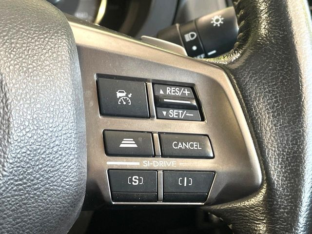 【全車速追従機能付クルーズコントロール】高速道路での長距離走行が楽に!!自動で速度を保つクルーズコントロールが、衝突軽減システムと連携し、前方の車両を感知して車間を保つように速度調節してくれます!!