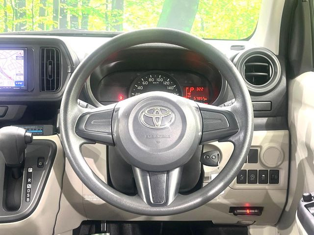 インテリアに合わせたデザインのステアリングは、運転される方のことも考え、運転しやすい形状、大きさです。是非一度、実際に触ってお確かめください。