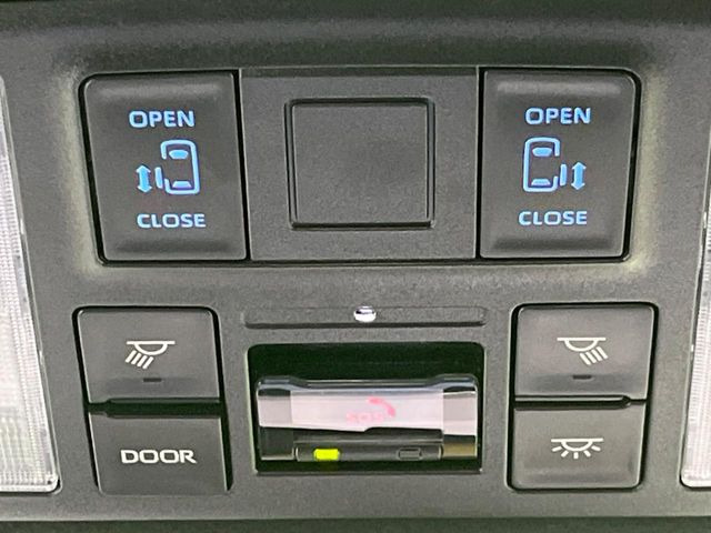 【両側パワースライドドア】スマートキーや運転席のスイッチで後席両側スライドドアの開閉が可能♪電動だから力を入れてドアを開ける必要が無く、小さなお子様でも簡単に開け閉めでき快適です♪