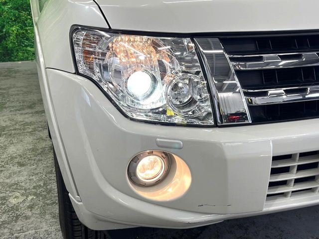 【HIDヘッドライト】非常に明るく前方を照らしてくれるので、悪天候や夜間の走行時も視界良好で安心してお乗りいただけます。