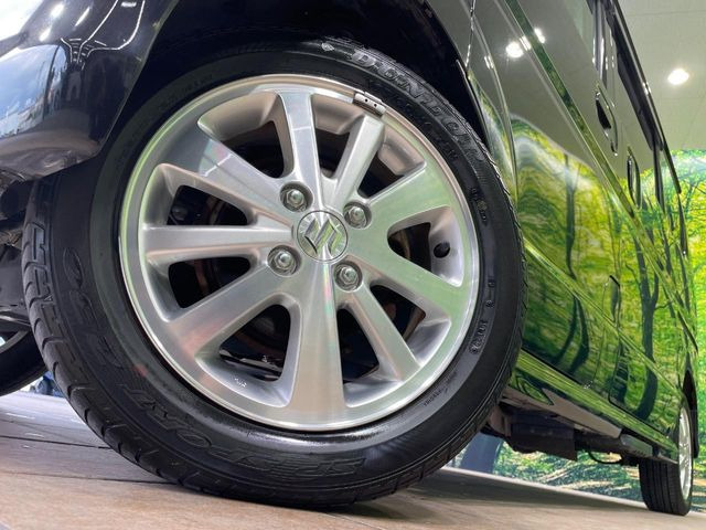 �y����14�C���`�A���~�z�C�[���z�O�ςɃ}�b�`���������A���~�z�C�[���𑕒����Ă���܂��B�e��ЊO�A���~�z�C�[����A�X�^�b�h���X�^�C�����戵�����Ă���܂��B���񂲑��k����������
