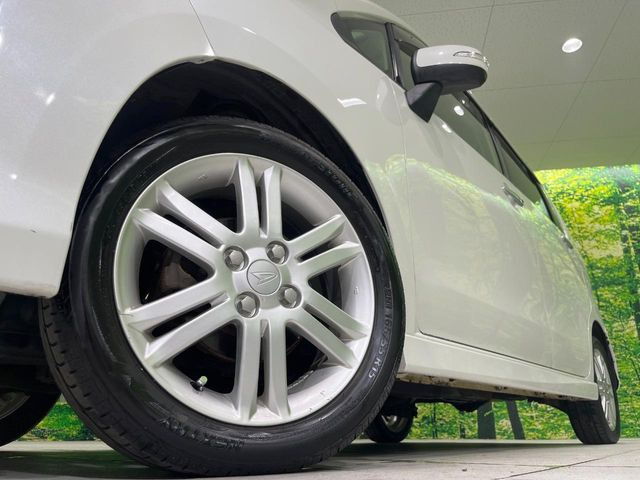 �y����15�C���`�A���~�z�C�[���z�O�ςɃ}�b�`���������A���~�z�C�[���𑕒����Ă���܂��B�e��ЊO�A���~�z�C�[����A�X�^�b�h���X�^�C�����戵�����Ă���܂��B���񂲑��k����������