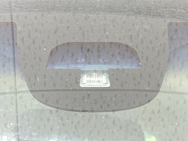 【シティブレーキアクティブシステム】低速走行中に前方の車両等を認識し、衝突しそうな時は警報とブレーキで衝突回避と被害軽減をアシスト。より安全にドライブをお楽しみいただけます。