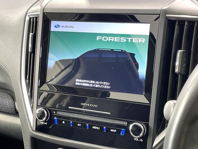 【純正8型ナビ】人気の純正ナビを装備。オーディオ機能も充実しており、Bluetooth接続すればお持ちのスマホやMP3プレイヤーの音楽を再生可能!毎日の運転がさらに楽しくなります!!