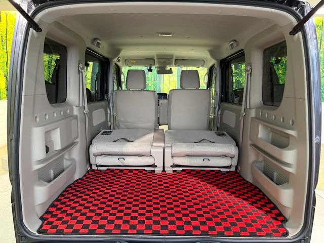 普段のお買い物や通勤、送迎等に十分な荷室スペースを確保しております。セカンドシートを倒すと、大きな荷物の積載も可能です♪