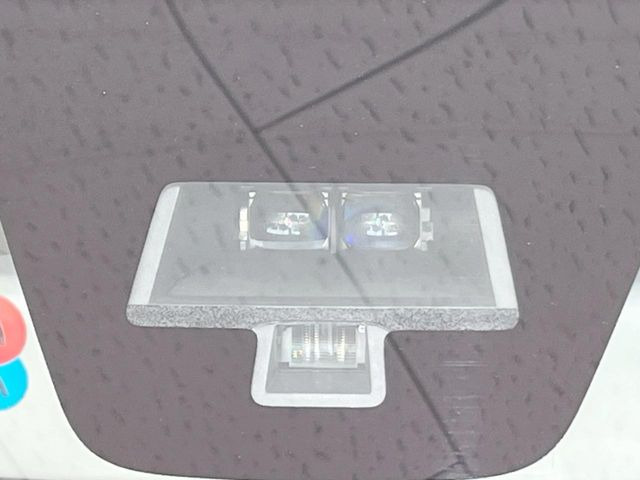 【スズキ セーフティサポート】走行中に前方の車両等を認識し、衝突しそうな時は警報とブレーキで衝突回避と被害軽減をアシスト。より安全にドライブをお楽しみいただけます。