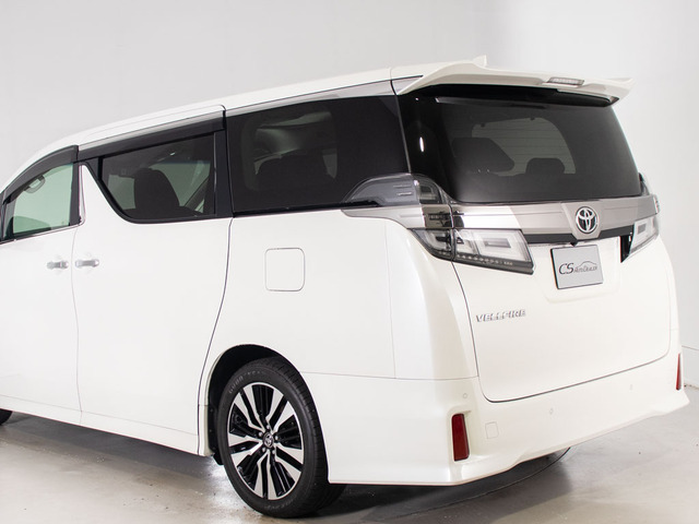 ★展示前点検実施★特殊な機材も用いて、全車点検を実施しております!