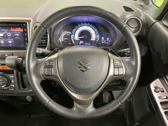 【純正革巻きステアリング】上質な革を使用することで、手にしっかり馴染みとても運転しやすいハンドルです♪