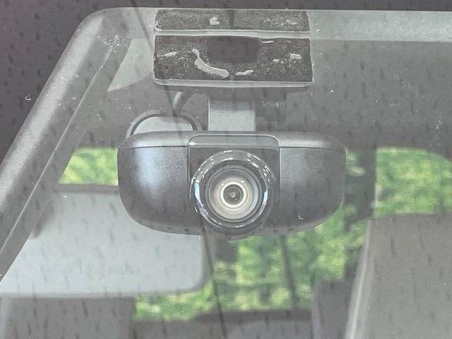 【ドライブレコーダー】ドライブレコーダー装備!走行中はもちろん、あおり運転や事故に遭遇した際、映像で記録し、万一のリスクに備えます。※記録用SDカードはお客様ご自身でご準備いただく必要があります。