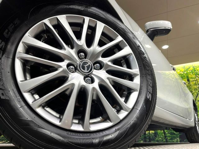 �y����16�C���`�A���~�z�C�[���z�O�ςɃ}�b�`���������A���~�z�C�[���𑕒����Ă���܂��B�e��ЊO�A���~�z�C�[����A�X�^�b�h���X�^�C�����戵�����Ă���܂��B���񂲑��k����������