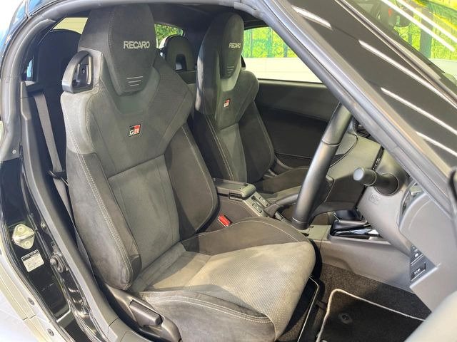 �yRECARO���o�P�b�g�V�[�g�z�l�ԍH�w�Ɋ�Â����ʈ����z�ɂ���č��ւ̕��S�Ⓑ���ԉ^�]���̔�J�������y������ڂŃ��J���Ƃ킩��X�|�[�e�B�ȃ��b�N�X�������ł��B