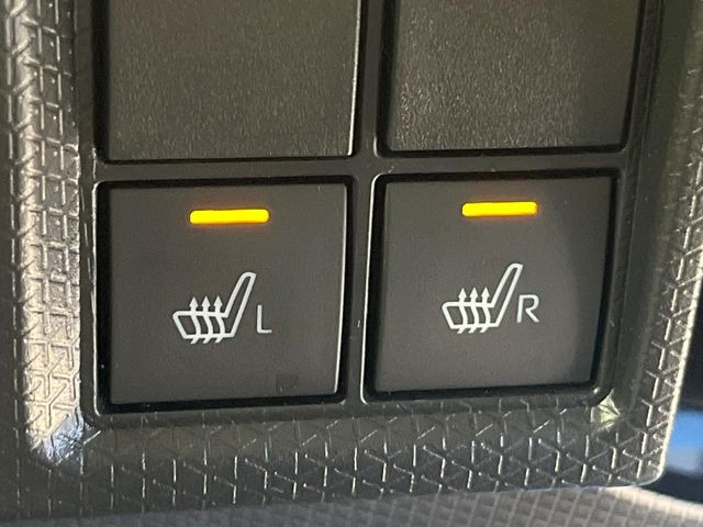 【シートヒーター】寒い日に重宝するシートヒーター!エアコンより早く温まってくれるので寒がりの人も安心ですね♪エアコンの温風は乾燥するから苦手、という方にもをおすすめです。