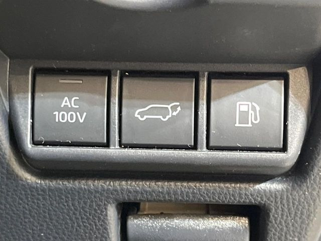 【パワーバックドア】スマートキーや運転席のボタンを押すだけでリアゲートが自動で開閉します!荷物を持っている時や、高い位置にあるバックドアを閉める際に便利な機能です♪