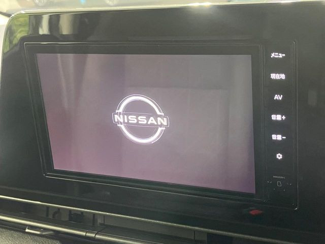 【純正9型ナビ】人気の純正ナビを装備しております。ナビの使いやすさはもちろん、オーディオ機能も充実!キャンプや旅行はもちろん、通勤や買い物など普段のドライブも楽しくなるはず♪