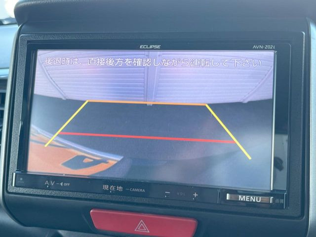 【バックカメラ】駐車時に後方がリアルタイム映像で確認できます。大型商業施設や立体駐車場での駐車時や、夜間のバック時に大活躍!運転スキルに関わらず、今や必須となった装備のひとつです!
