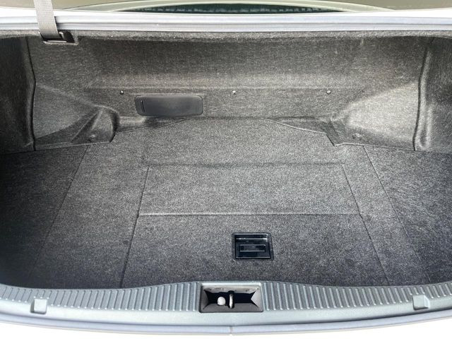 普段のお買い物や通勤、送迎等に十分な荷室スペースを確保しております。