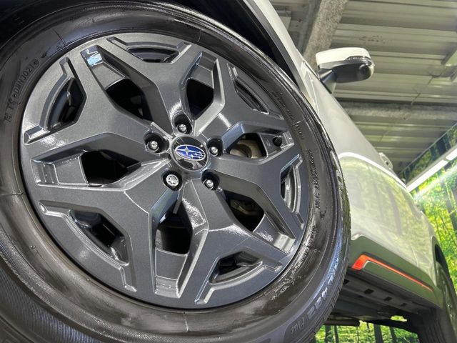 �y����17�C���`�A���~�z�C�[���z�O�ςɃ}�b�`���������A���~�z�C�[���𑕒����Ă���܂��B�e��ЊO�A���~�z�C�[����A�X�^�b�h���X�^�C�����戵�����Ă���܂��B���񂲑��k����������