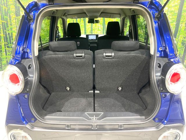 普段のお買い物や通勤、送迎等に十分な荷室スペースを確保しております。セカンドシートを倒すと、大きな荷物の積載も可能です♪